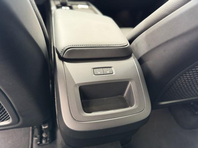 VOLVO XC60 B4 (d) 197cv Plus Dark Geartronic N1 Autocarro