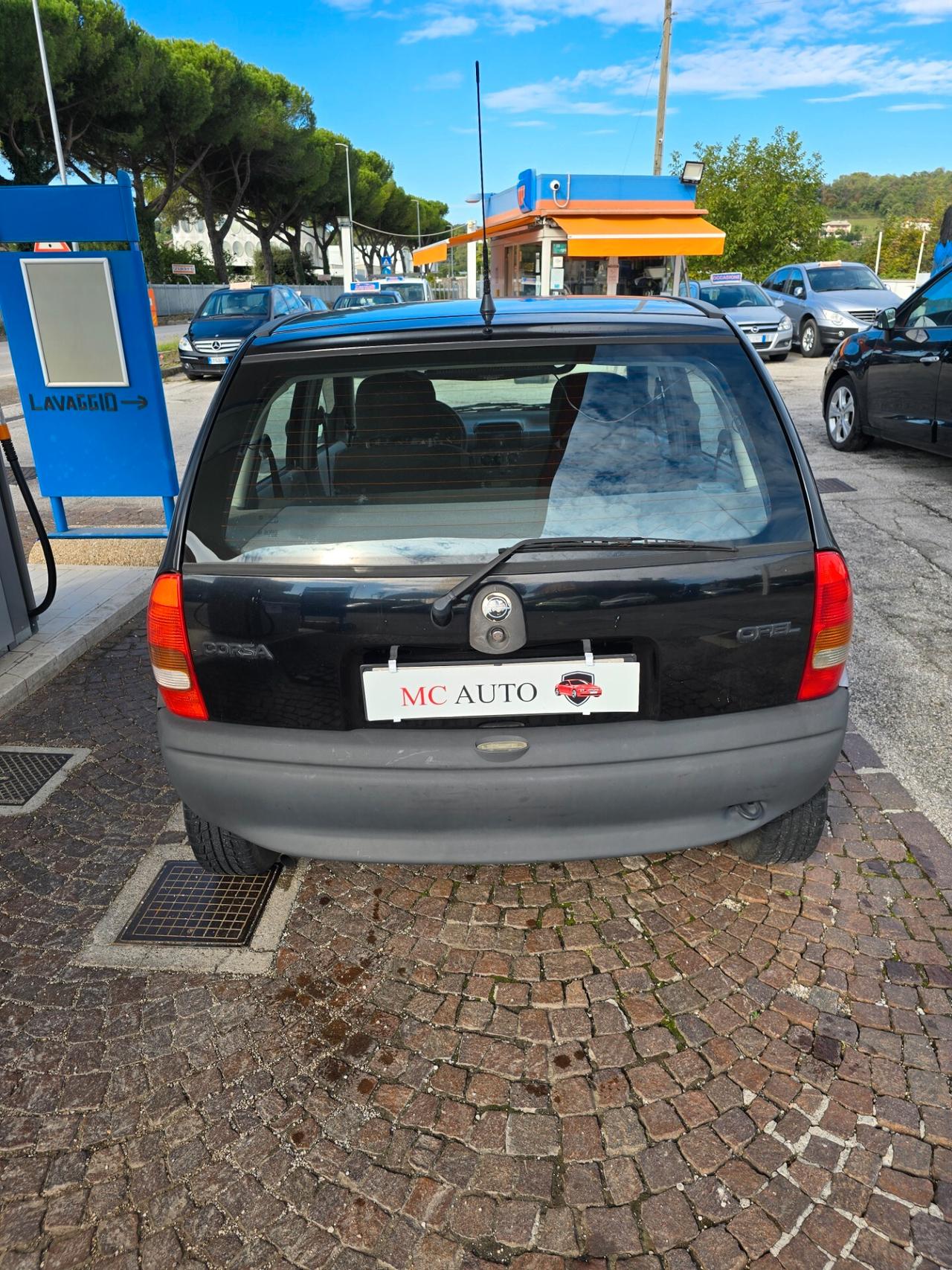 Opel Corsa 1.2i cat 5 porte con 242.000km NEOPATENTATI ok