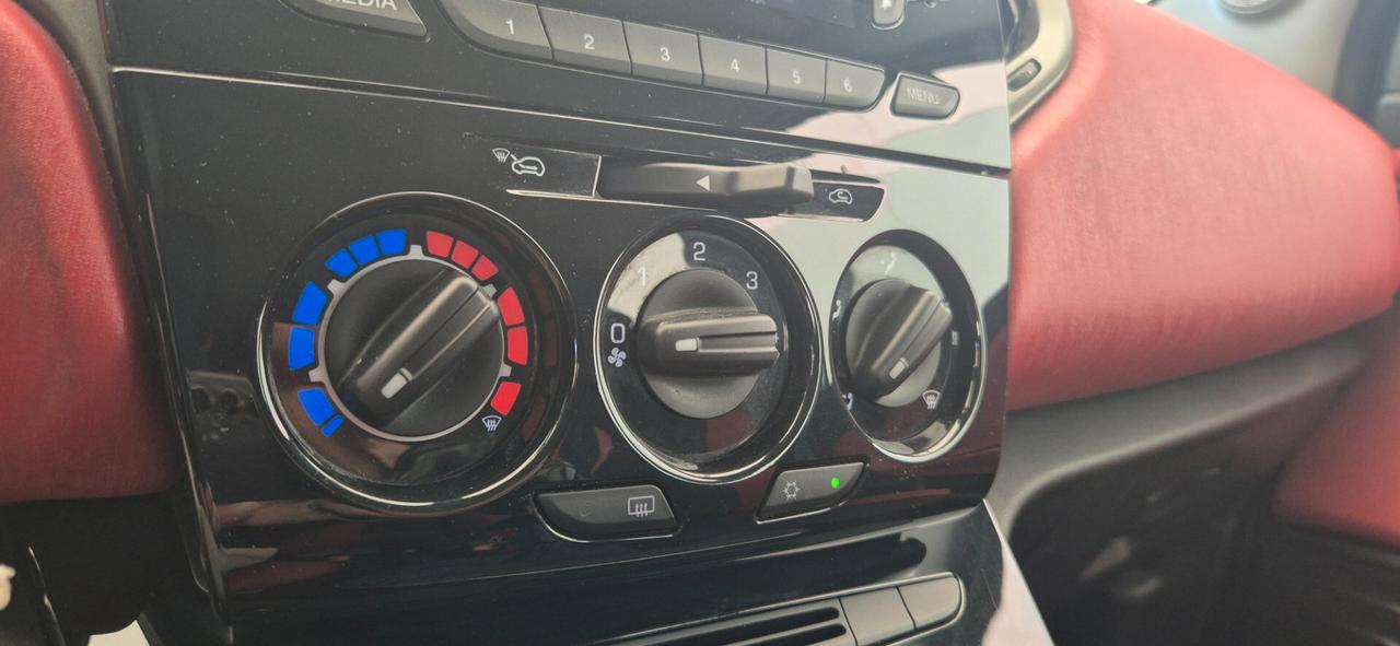 LANCIA Ypsilon 1.2 69CV Adatta Per Neopatentati 2014