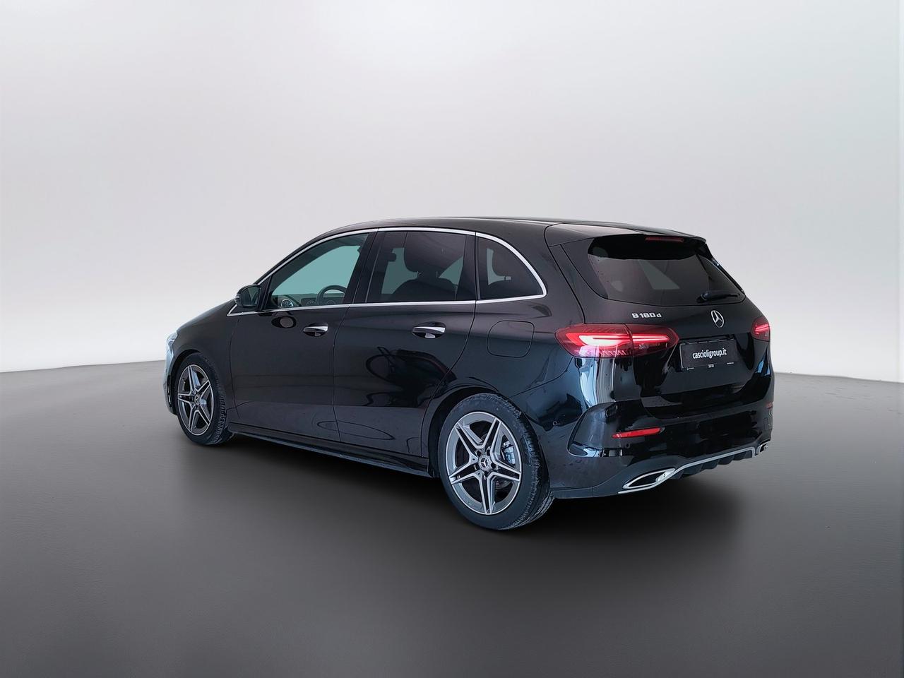 Mercedes-Benz Classe B - W247 2023 - B 180 d AMG Line Advanced Plus auto