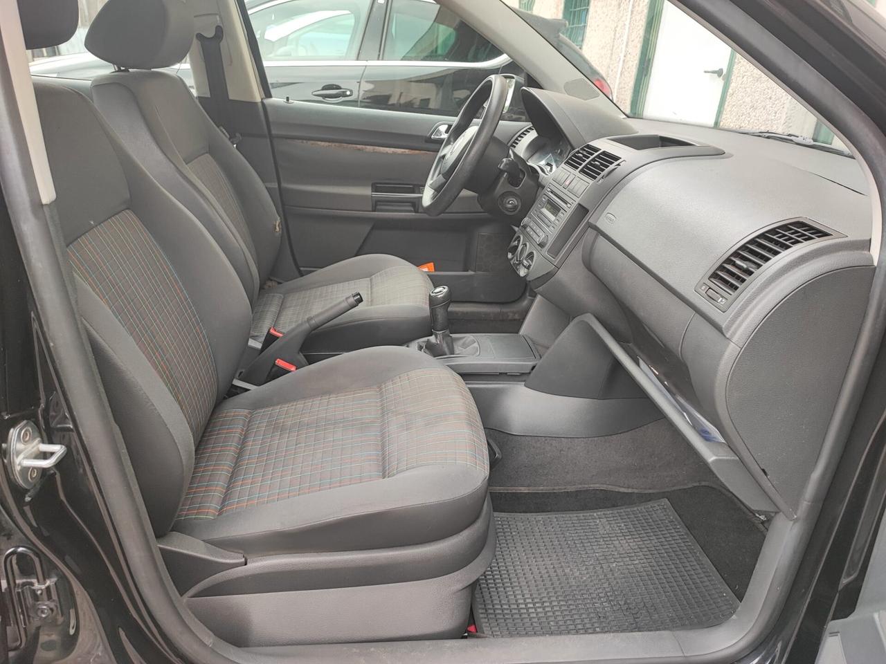 Volkswagen Polo 1.2 BENZINA NEOPATENTATI 5 PORTE 2005