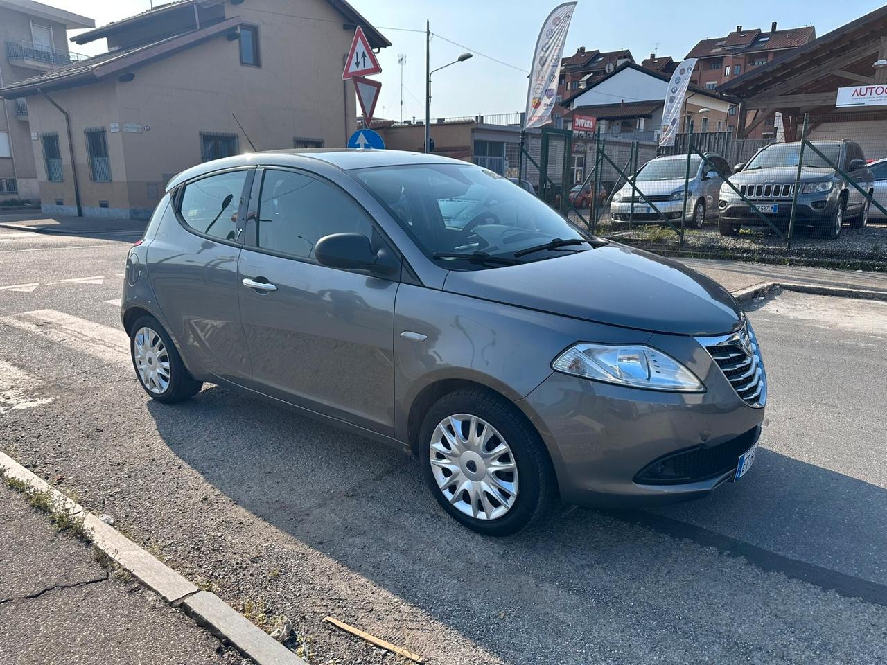 Lancia Ypsilon 1.2 69 CV 5 porte S&S Silver GPL