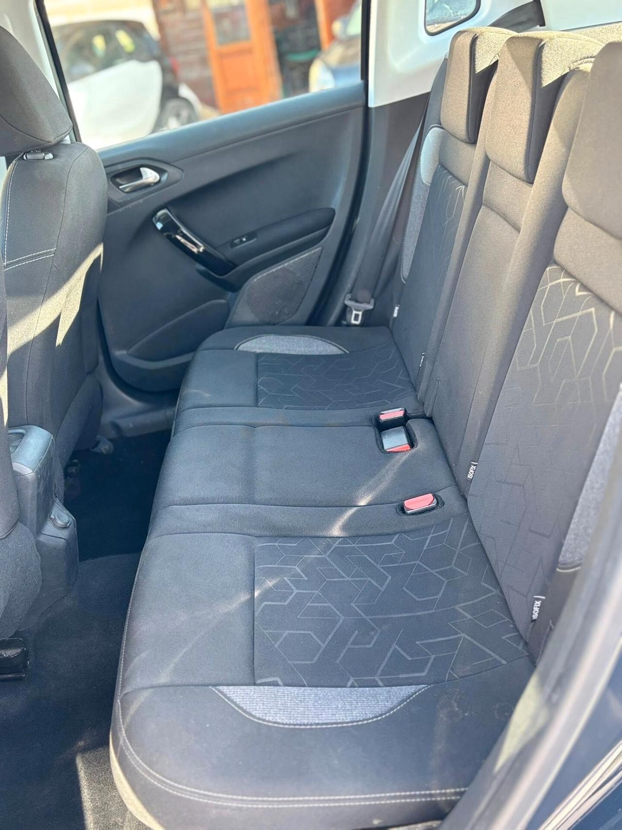 Peugeot 2008 BlueHDi 100 S&S Allure