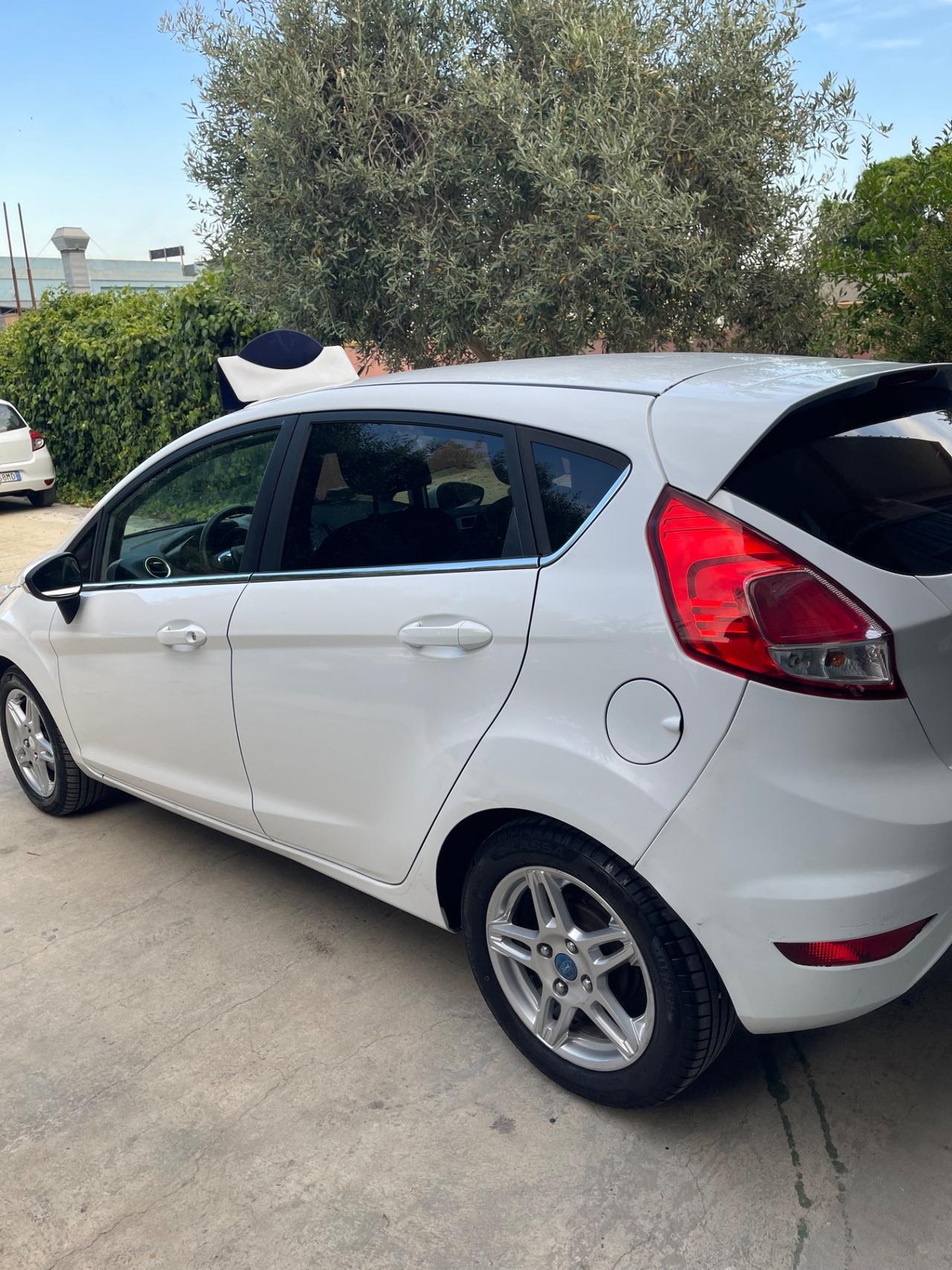 Ford Fiesta 1.5 TDCi 75CV 5 porte Titanium