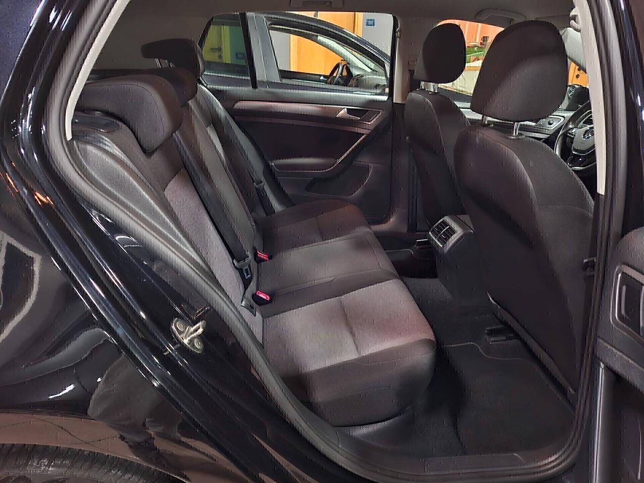 Volkswagen Golf 1.6 TDI 90 CV Neopatentato