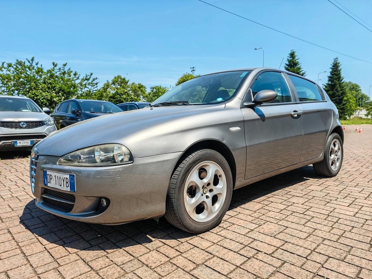 Alfa Romeo 147 1.6 16V TS (105) 5 porte Black Line