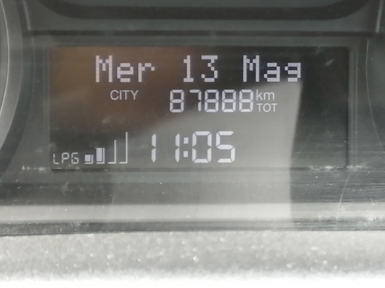Lancia Ypsilon 1.2 69 CV 5 porte GPL Ecochic Silver
