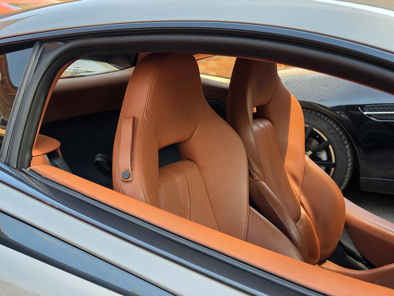 Mclaren 570S Coupe V8 3.8 570CV LUXURY PACK _ SERVICE BOOK COMPLETO MCLAREN UFFICIALE _ CERCHI 19" MSO (€8000) _ LIFT