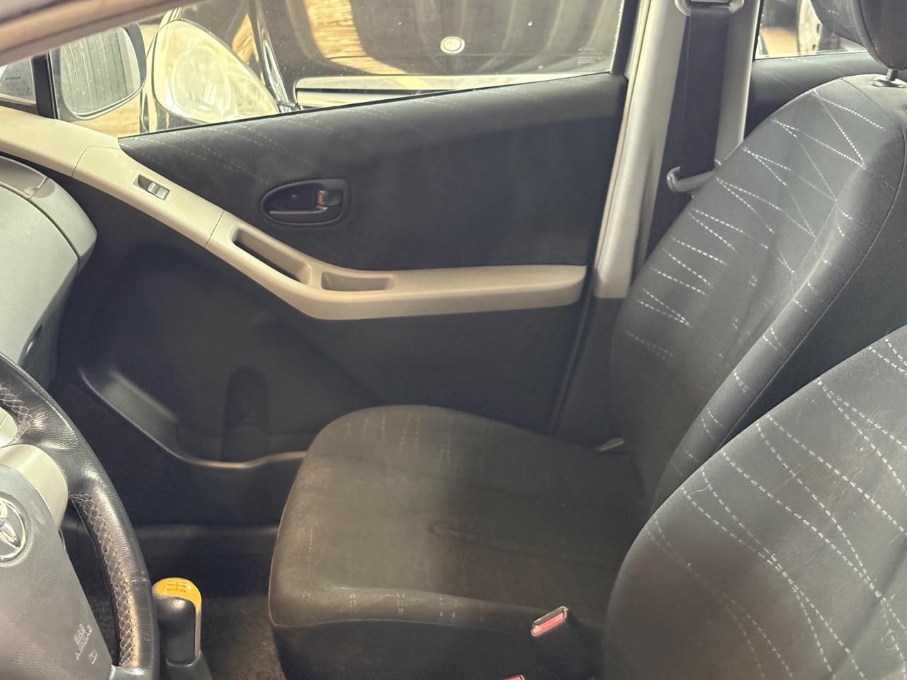Toyota Yaris 1.0 5 porte Sol