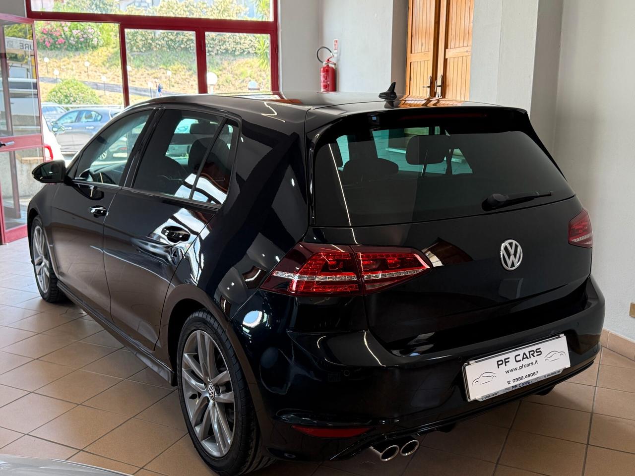 Volkswagen Golf 2.0 TDI DSG 5p. Highline BlueMotion R line.