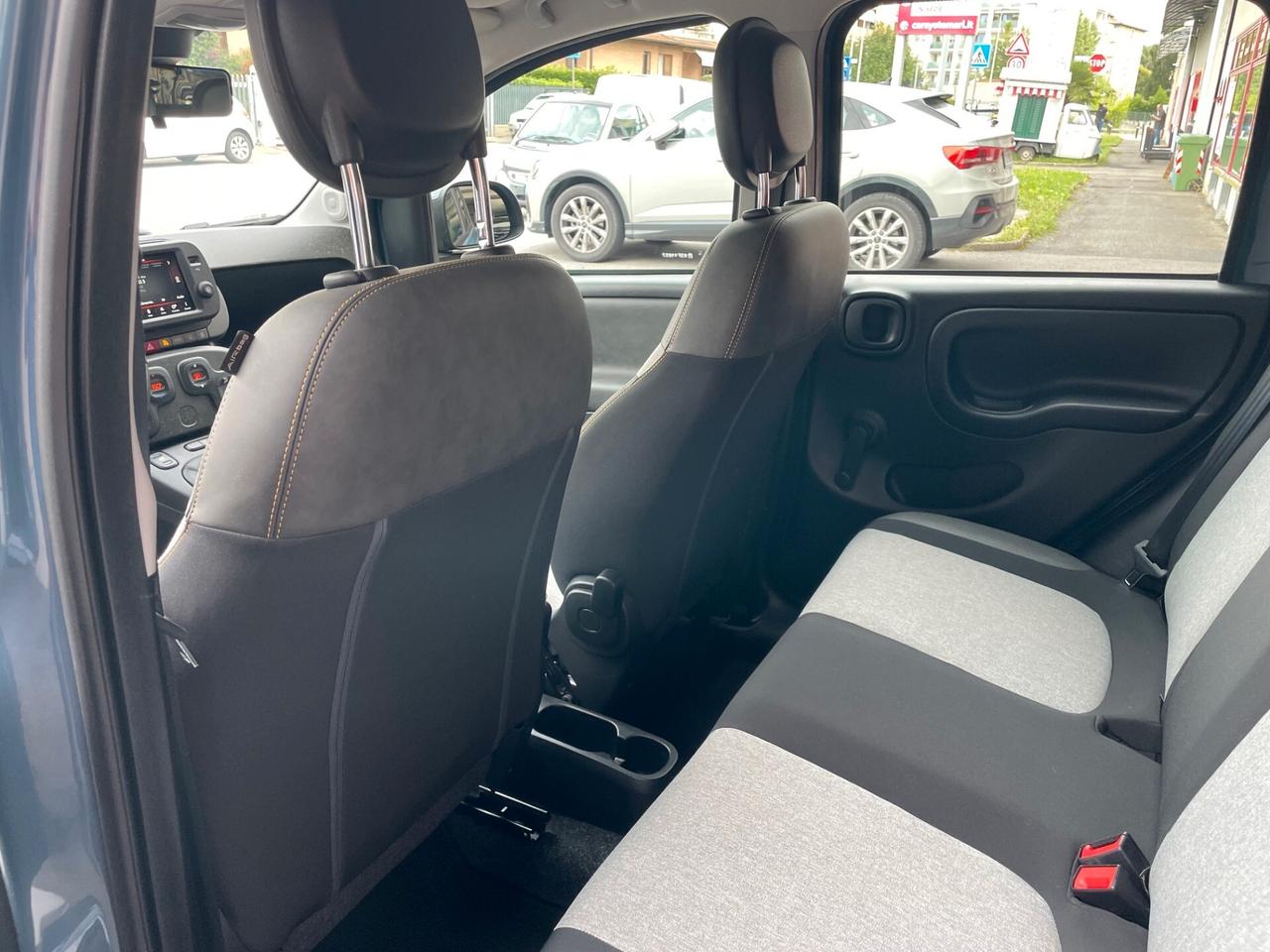 Fiat Panda 1.0 Hybrid City Cross uniro. GARANZIA PERMUTE