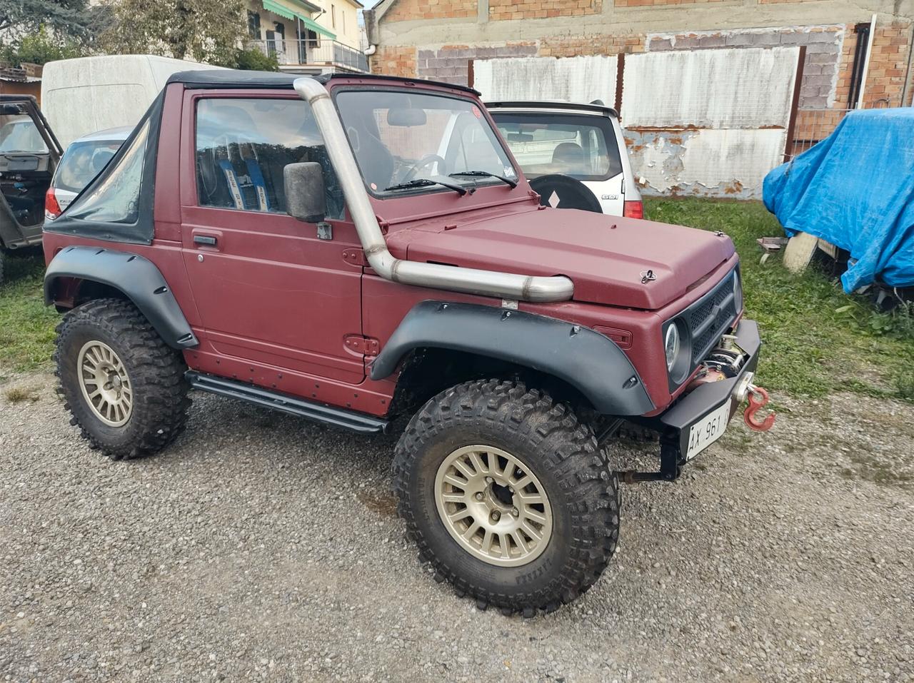 Suzuki SJ Samurai SJ413 Cabriolet De Luxe motore nuovo