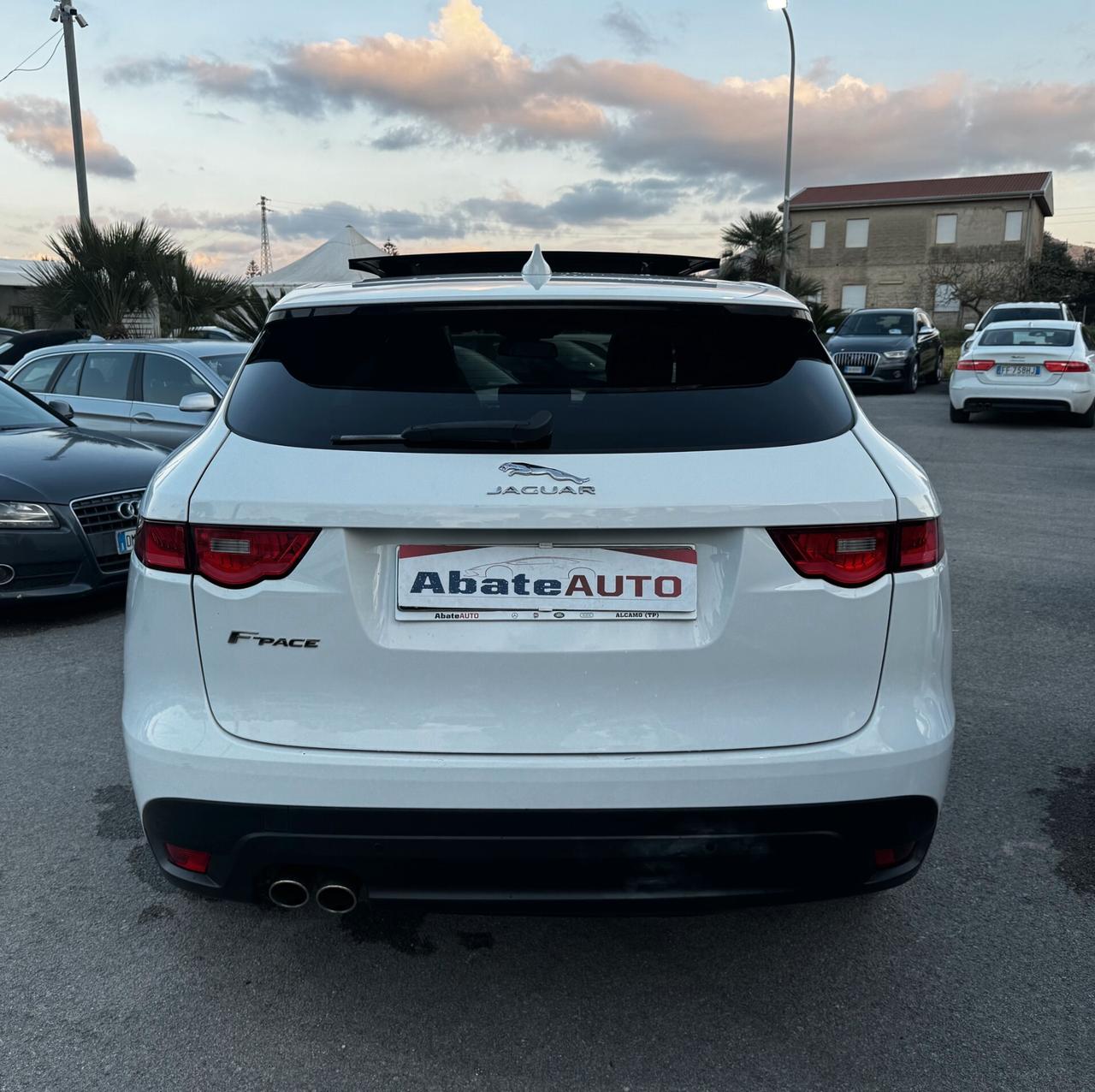 Jaguar F-Pace 2.0 D 180 CV R-Sport