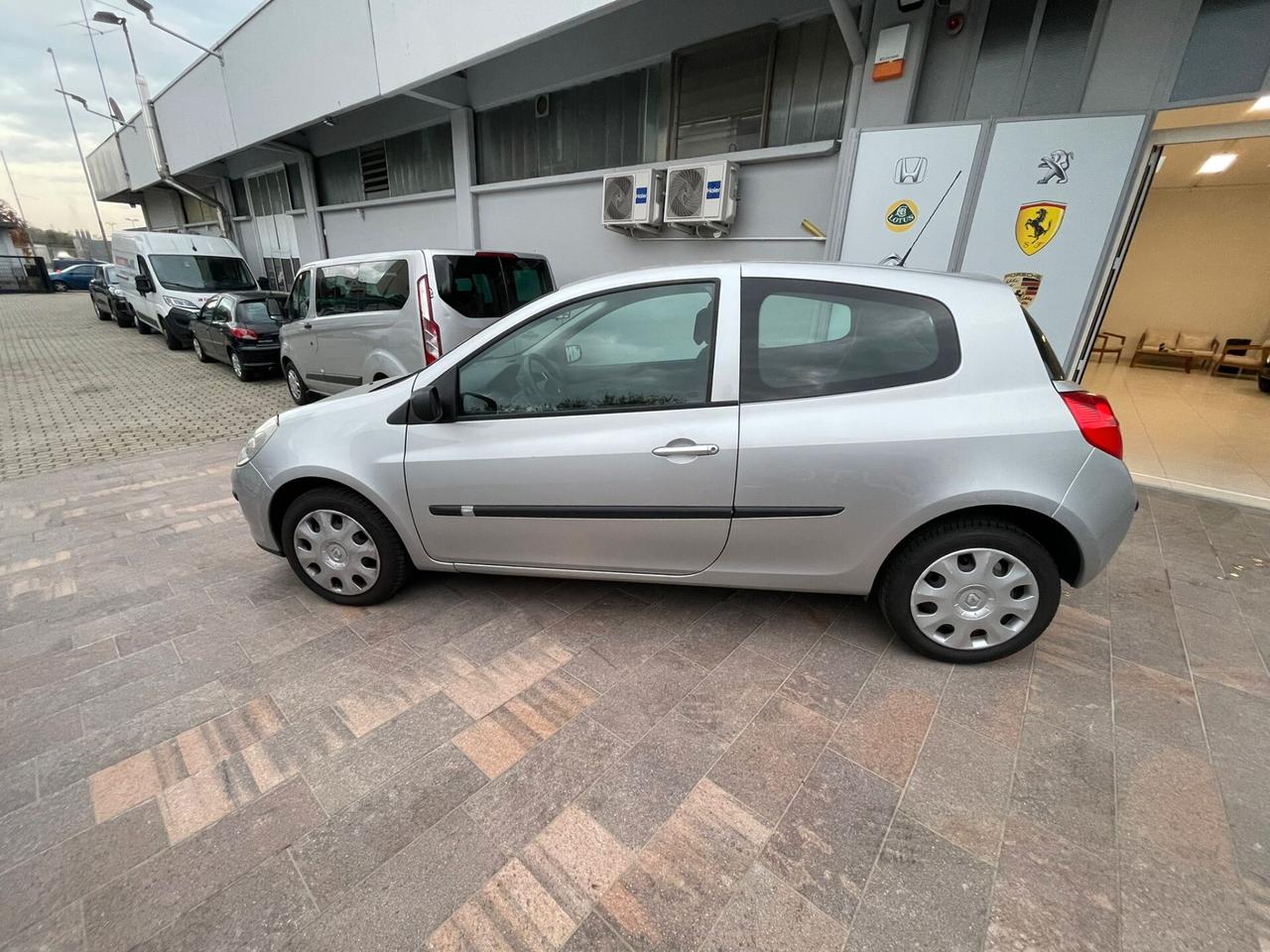 Renault Clio 1.2 16V 3 porte Luxe