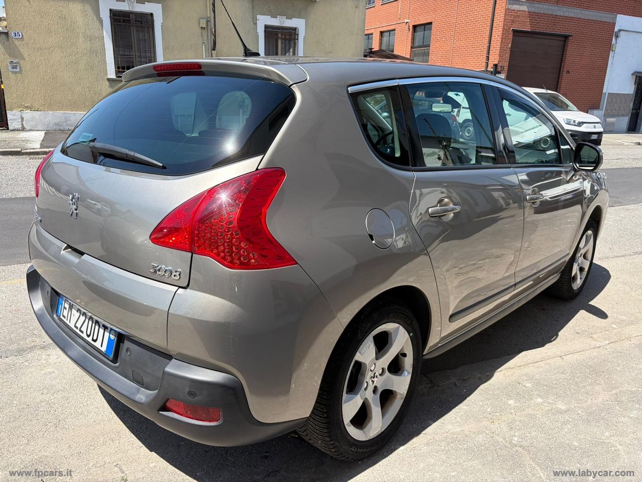 PEUGEOT 3008 1.6 HDi 112 CV Active