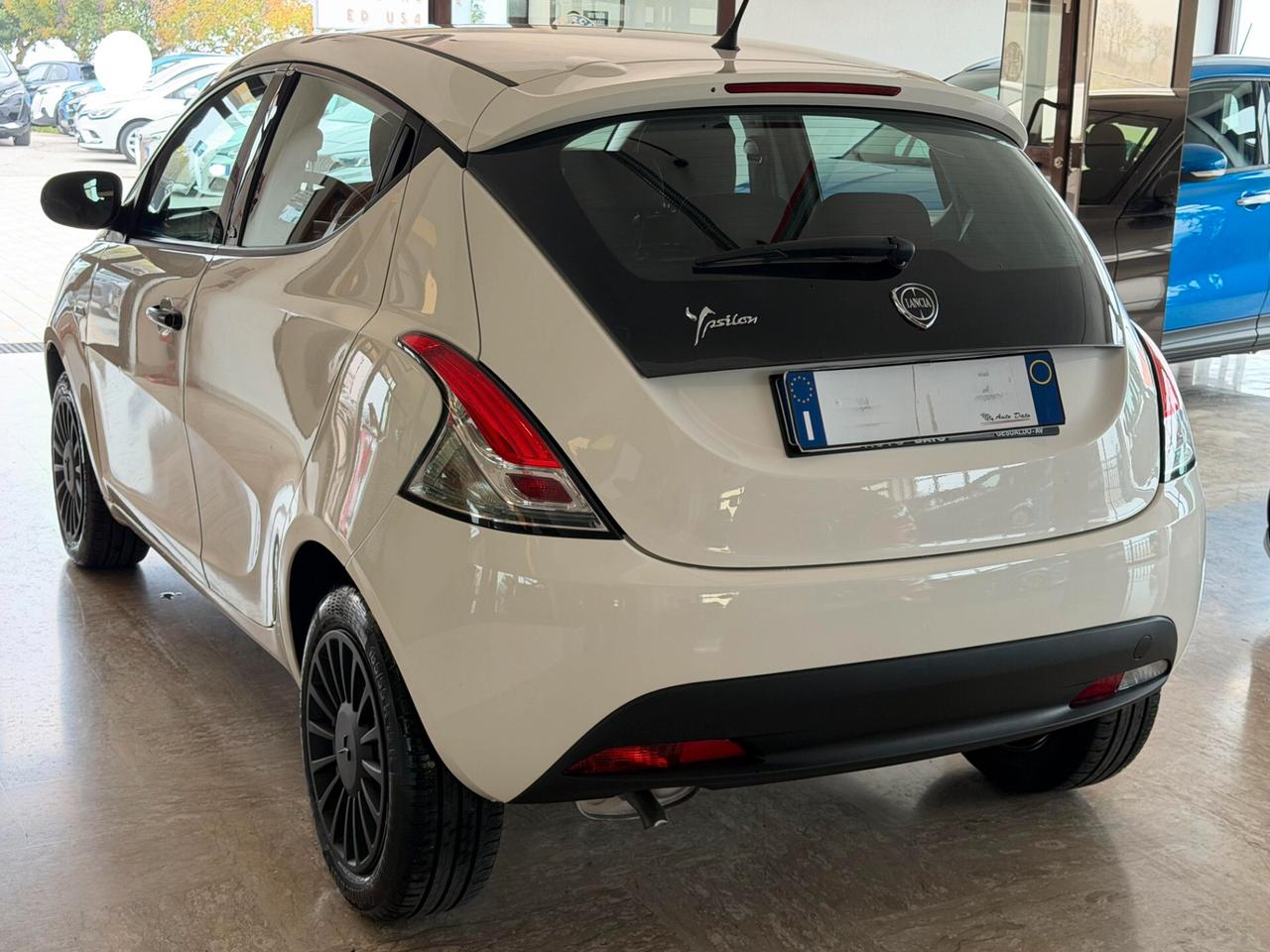 Lancia Ypsilon 1.2 69 cv. ELEFANTINO BLU