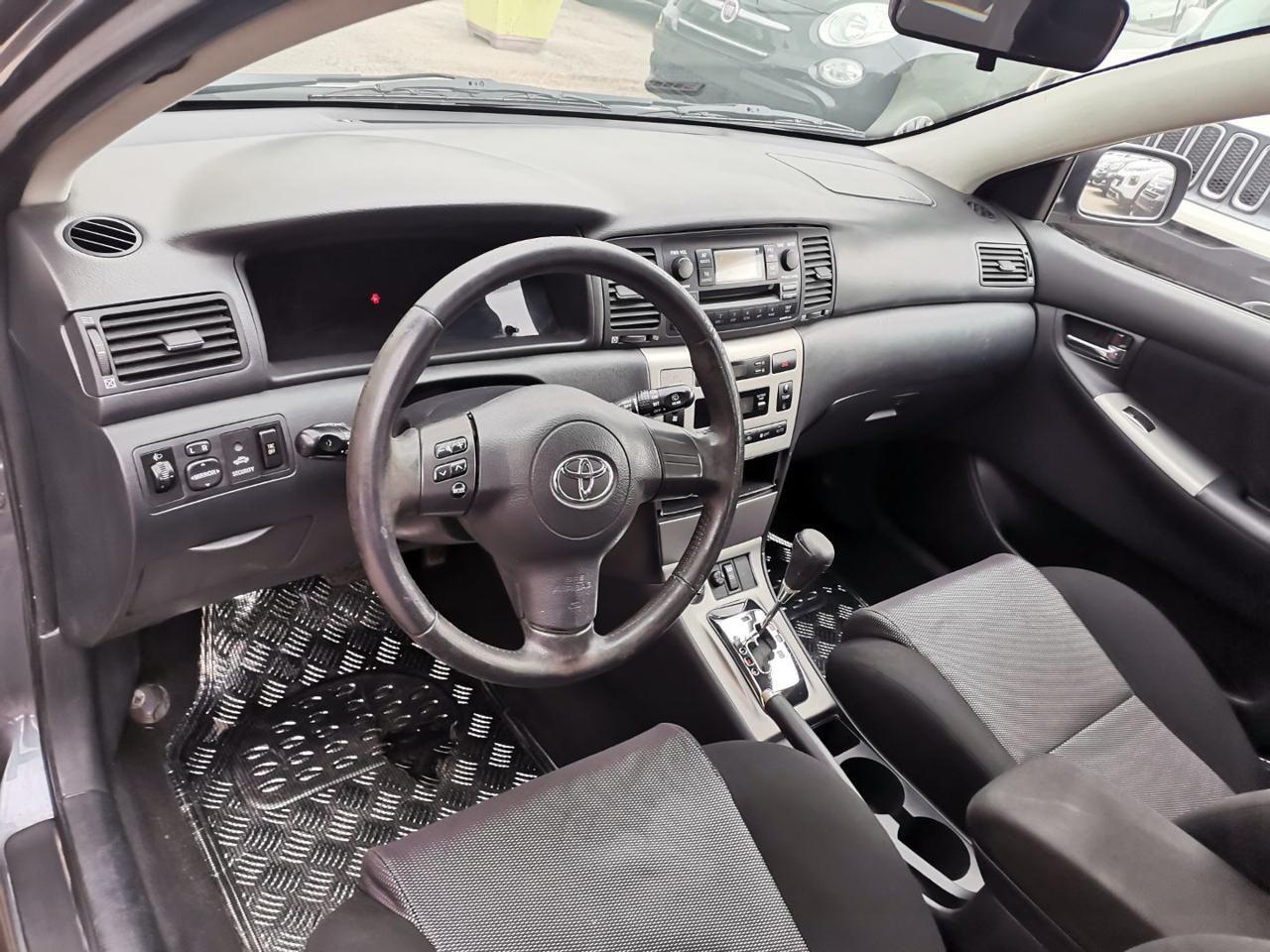 Toyota Corolla 1.4 D-4D M-MT 5 porte Sol ESP