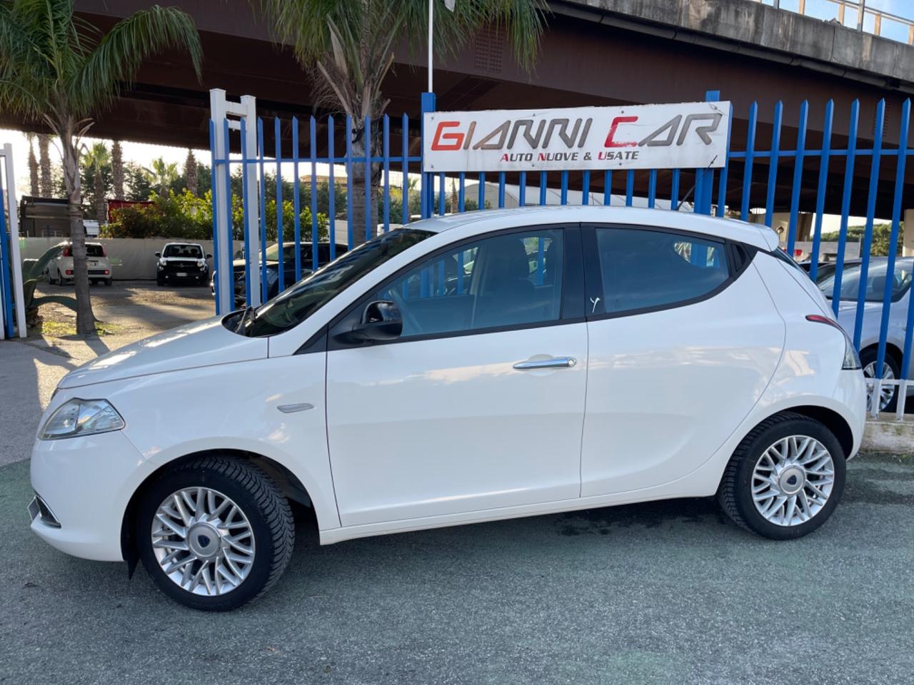 Lancia Ypsilon 1.2 69 CV 5 porte Gold