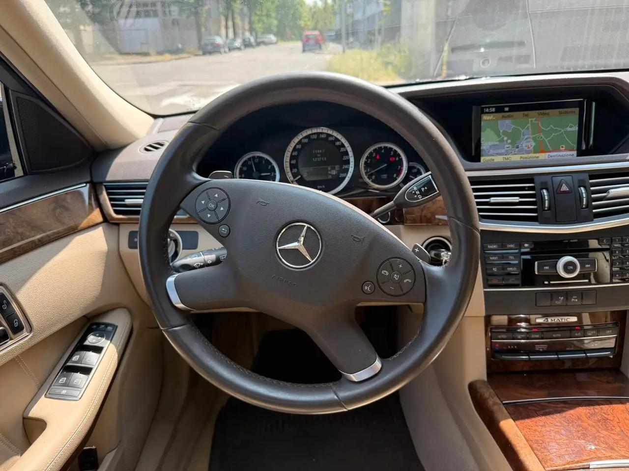 Mercedes-benz E 350 E 350 CGI BlueEFFICIENCY Avantgarde AMG