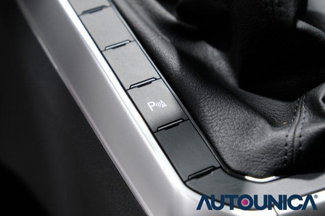 VOLKSWAGEN Polo 1.0 TSI STYLE NEOPATENTATI FARI LED