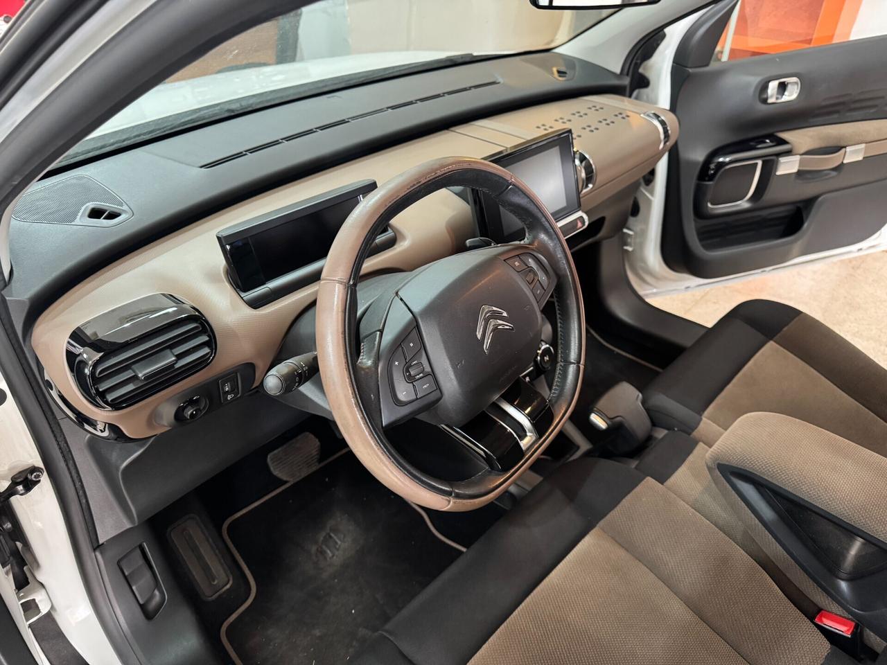 Citroen C4 Cactus BlueHDi 100 cv. Autom. Shine OK