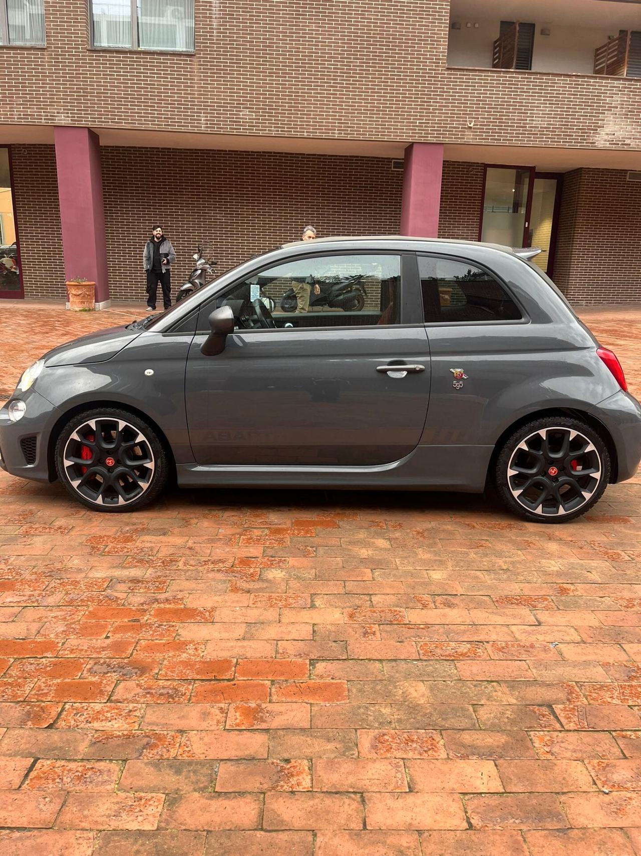 Abarth 595 C Cabrio 1.4 Turbo T-Jet 180 CV Competizione