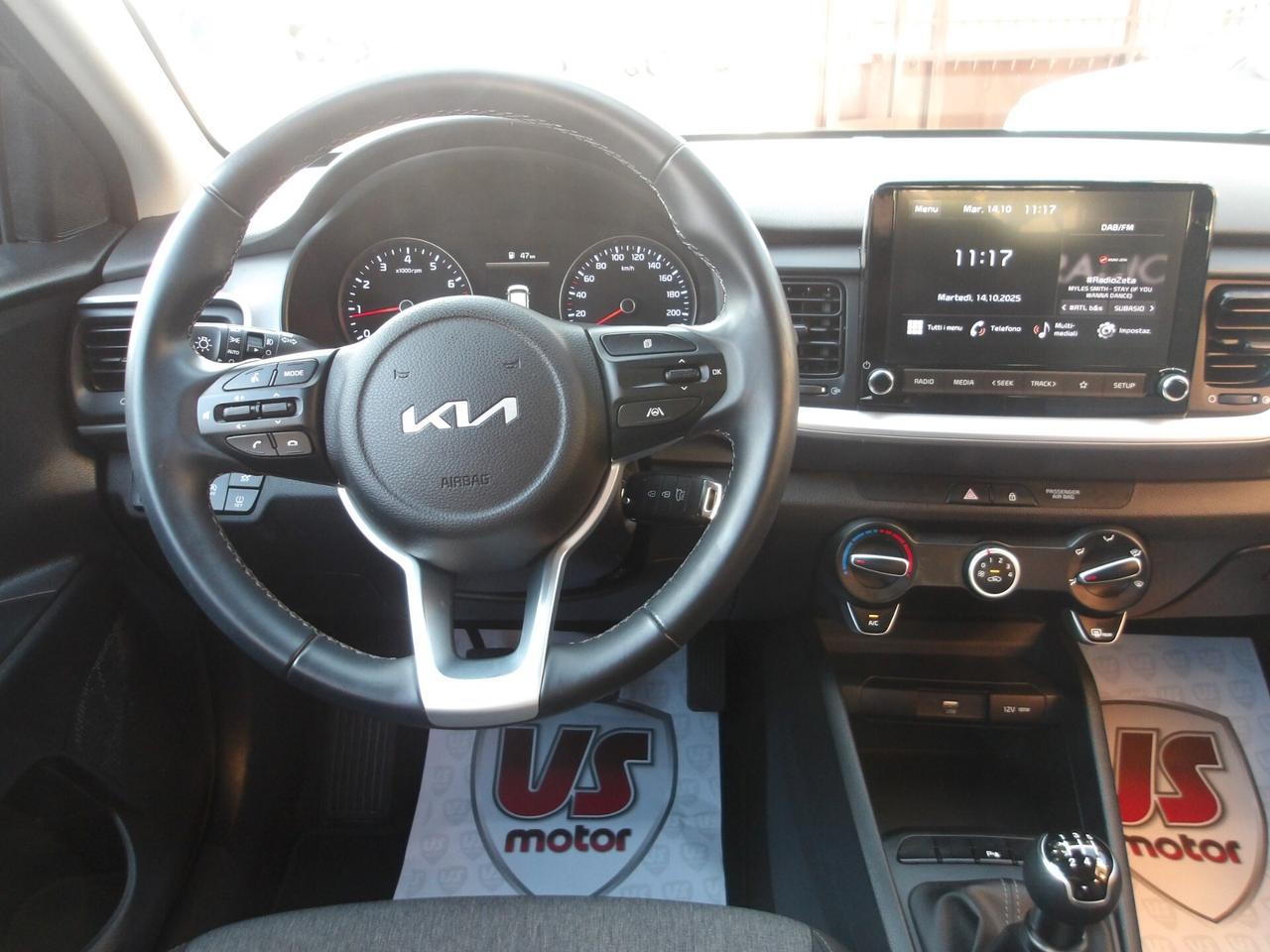 KIA STONIC 1.2 BENZ-KM 18.000-2022