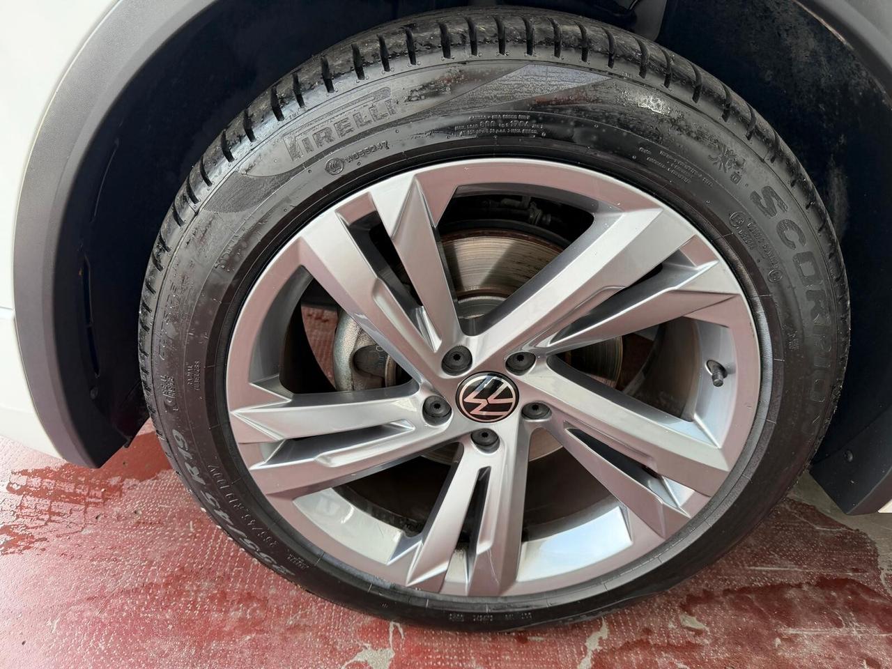 Volkswagen Tiguan 2.0 TDI 150 CV SCR DSG R-Line