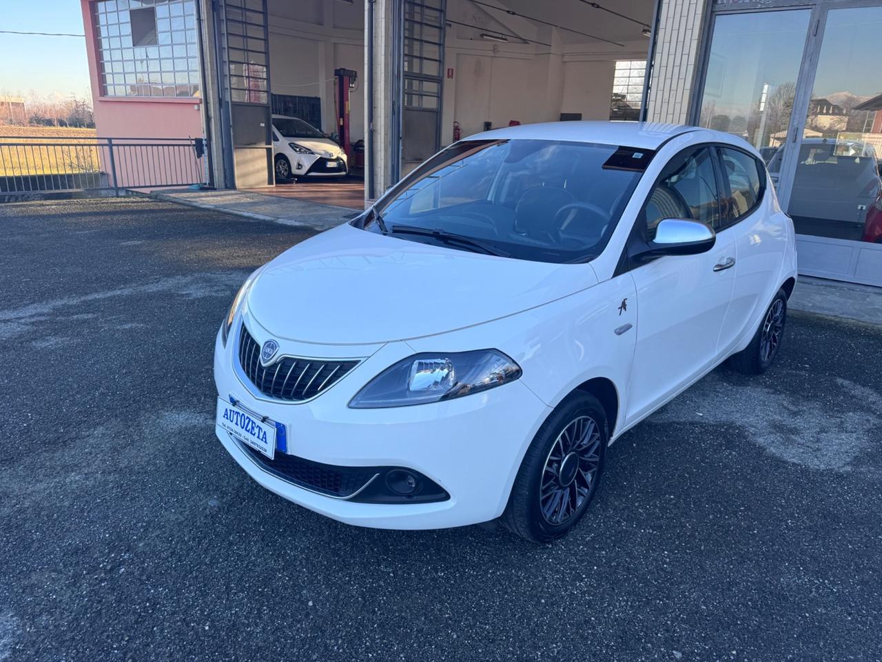 Lancia Ypsilon 1.0 Hybrid Alberta Ferretti