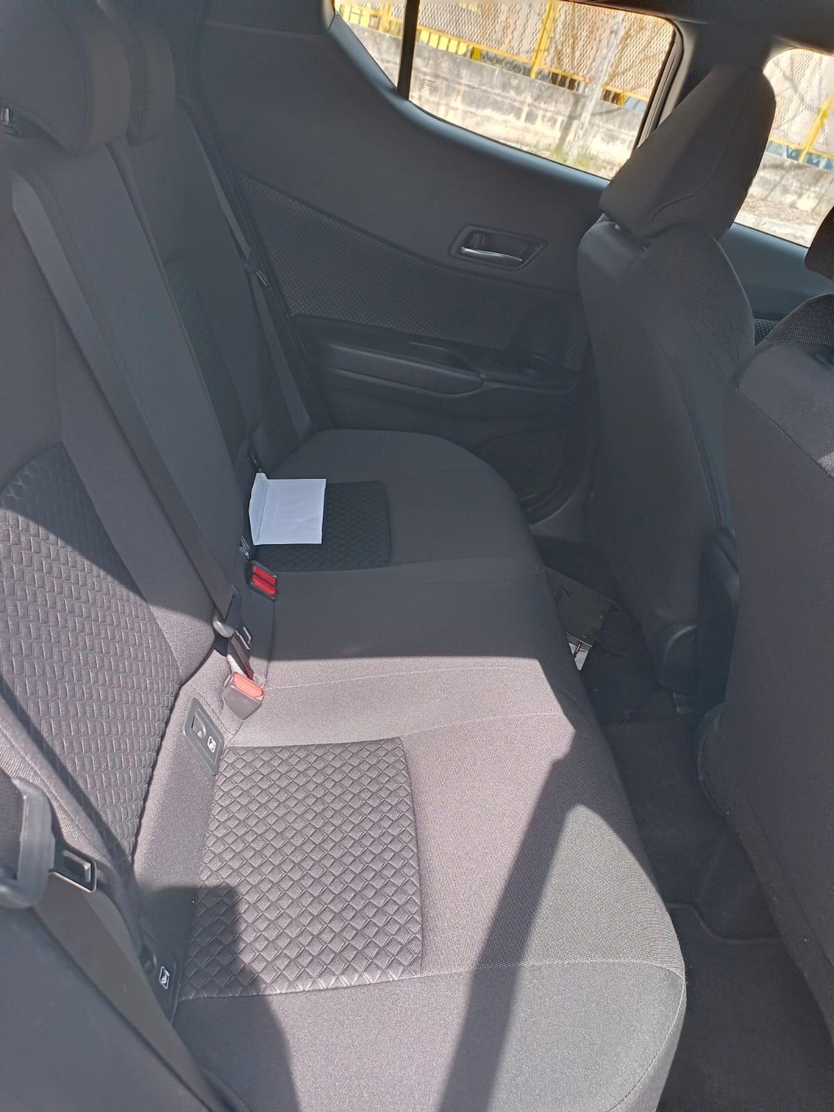 Toyota C-HR 1.8 Hybrid E-CVT Active