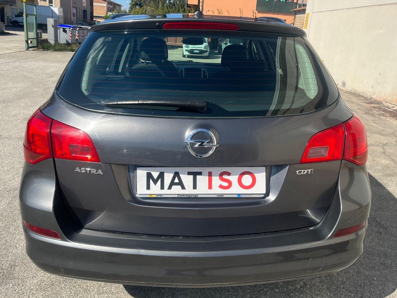 Opel Astra 1.7 CDTI Sports Tourer Cosmo 148000 km