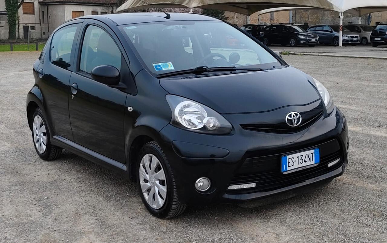 Toyota Aygo 1.0 VVT-i 69 CV 5 porte x-cool