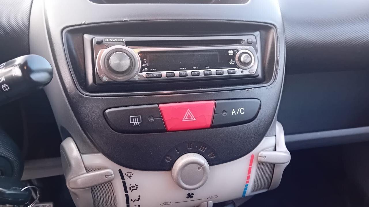 Toyota Aygo 1.0 12V VVT-i 5 porte Sol