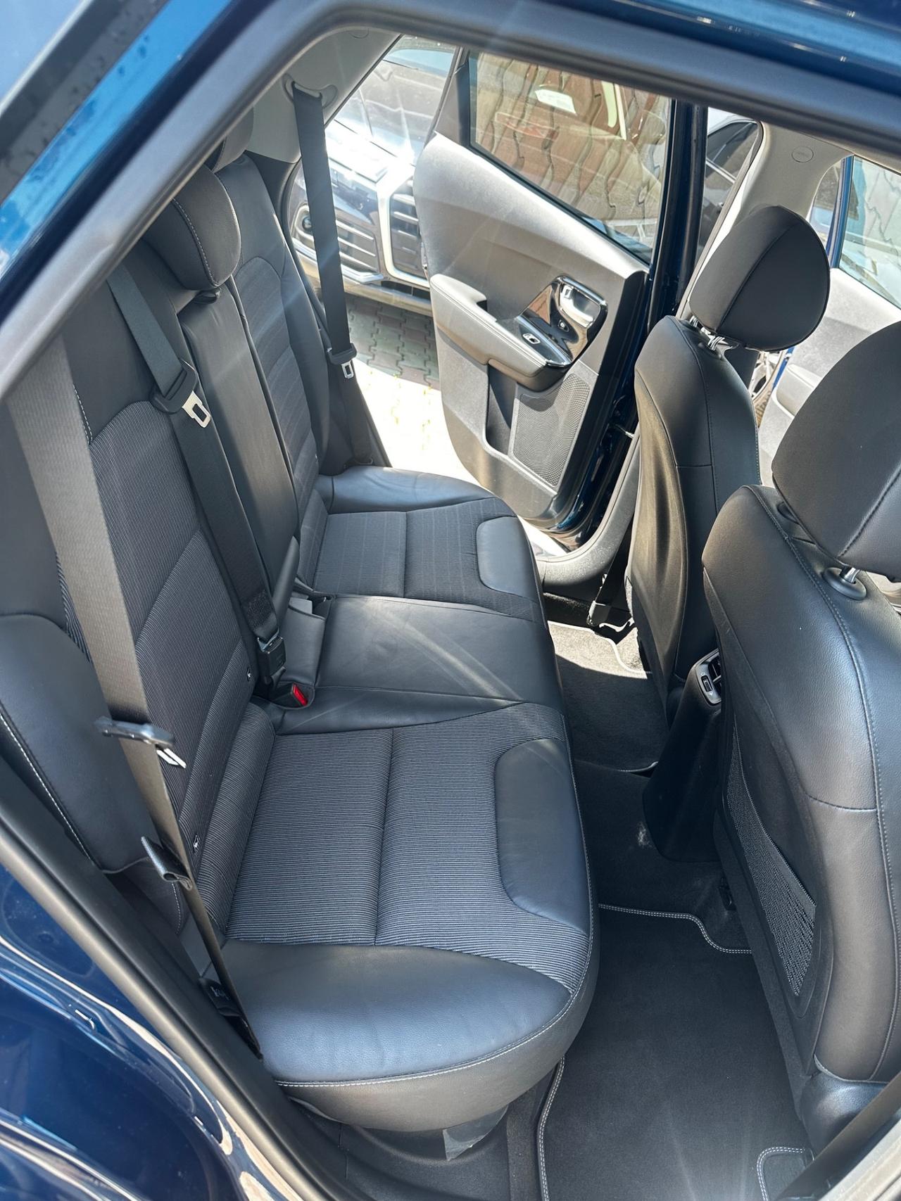 Kia Niro 1.6 GDi DCT HEV Style