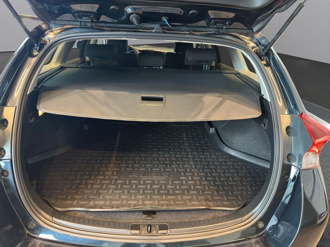 Toyota Auris Touring Sports 1.8h Active cvt