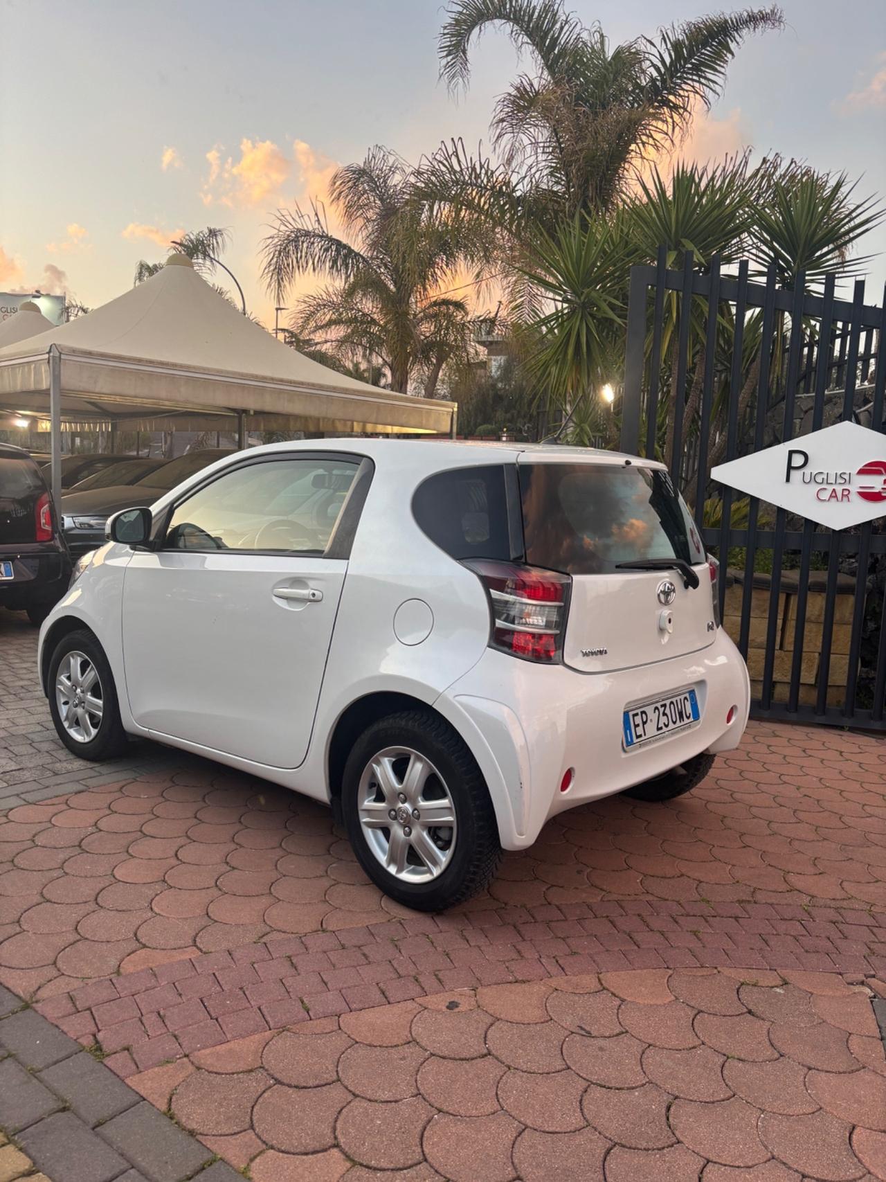 Toyota iQ 1.0 CVT Trend automatica