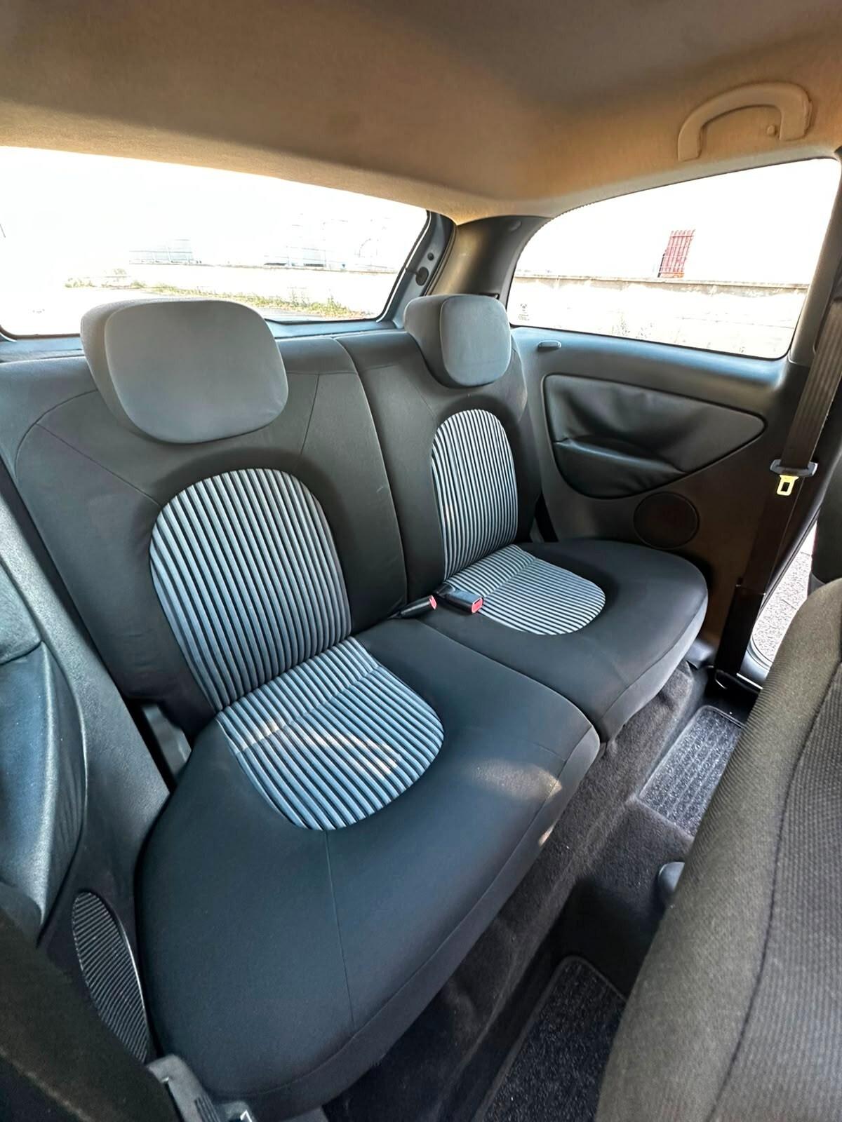 Lancia Ypsilon 1.2 SOLAMENTE 60.000 KM