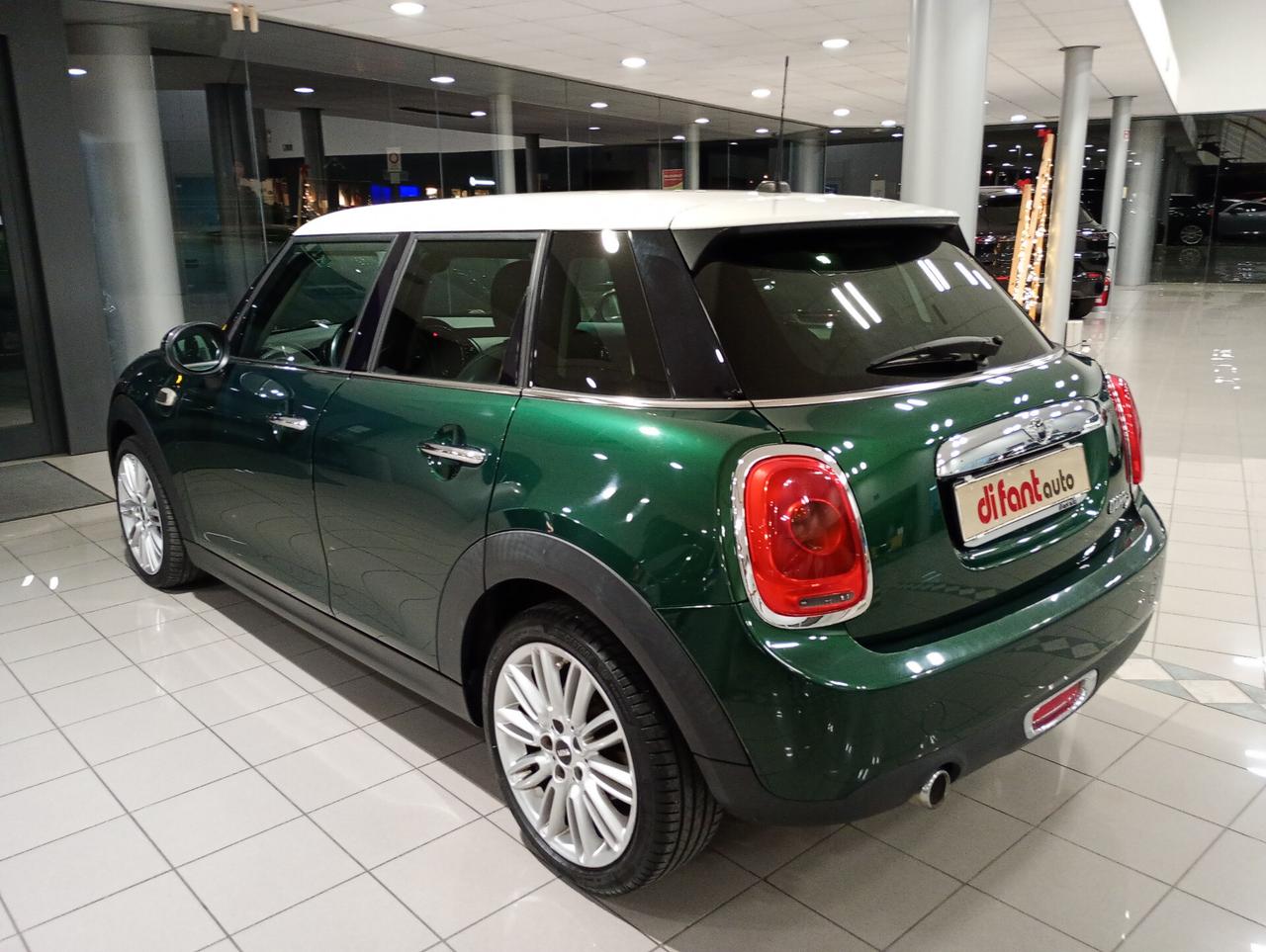 Mini Cooper D 1.5 5P