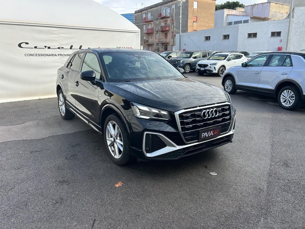 AUDI Q2 35 TFSI S tronic Identity Black