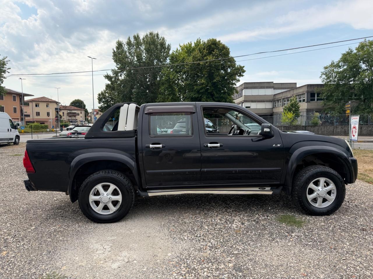 Isuzu D-Max 3.0 TD cat Crew Cab 4WD Pick-up LS Aut.