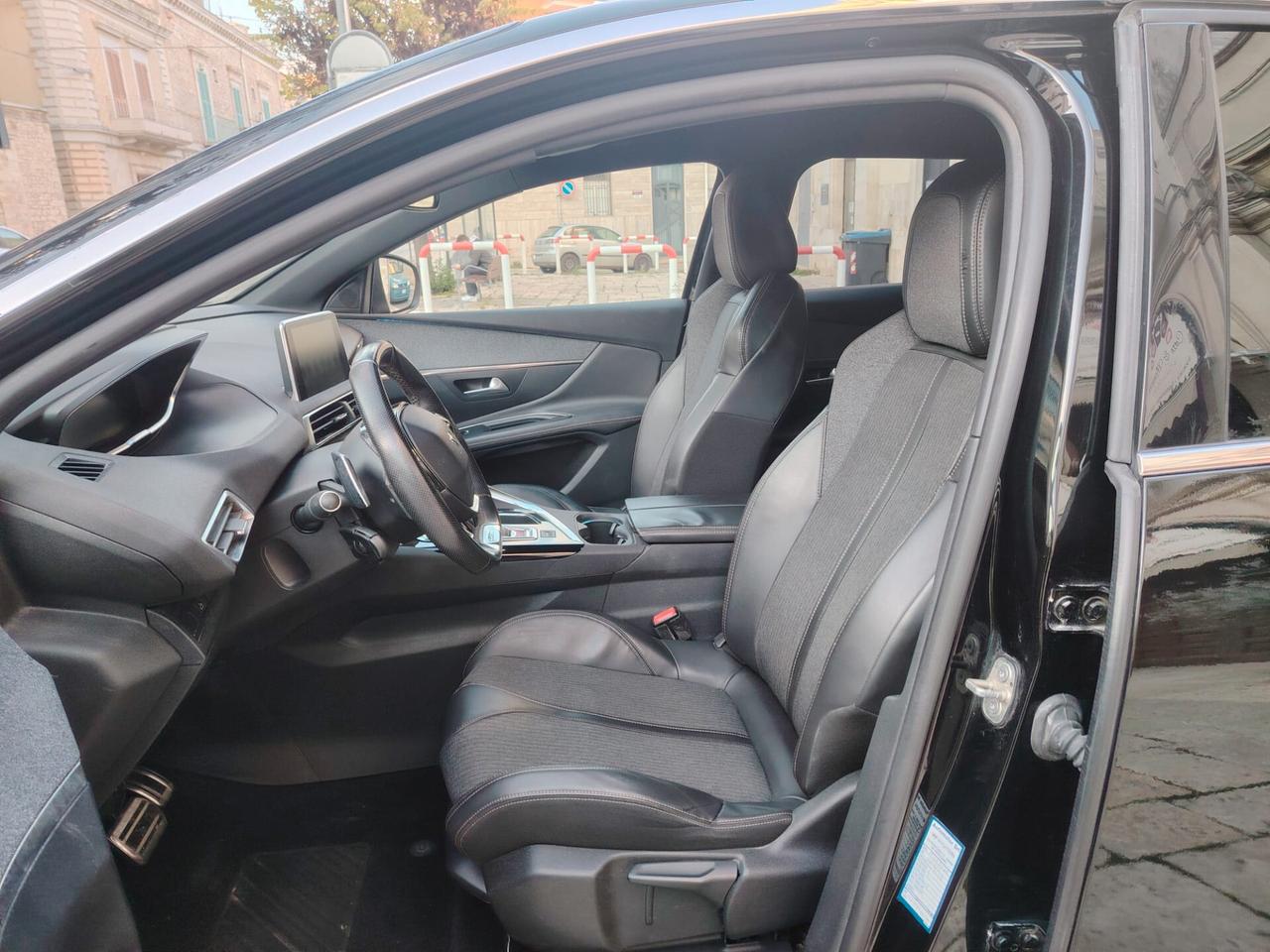 PEUGEOT 3008 1.6 HDI GT LINE