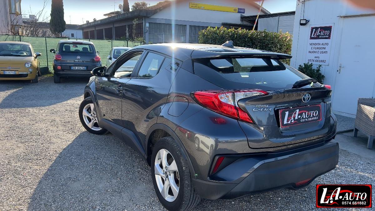 TOYOTA - C-HR 1.8h Business 2wd e-cvt