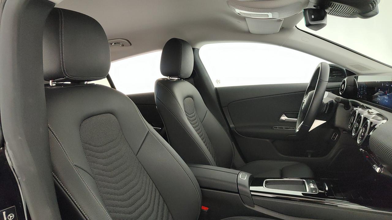 Mercedes-Benz CLA Shooting Brake 180 d Advanced auto