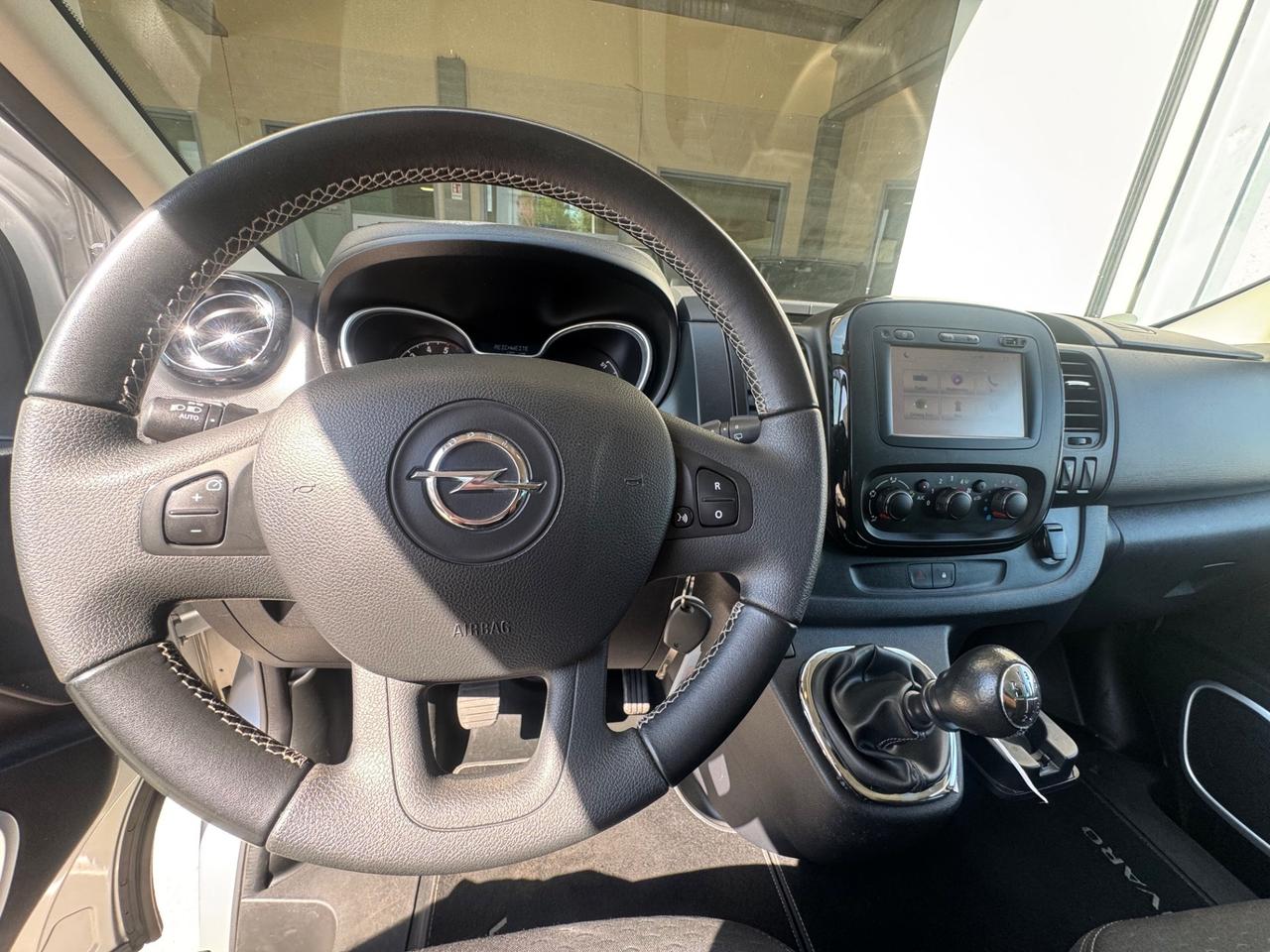 Opel Vivaro 9 posti