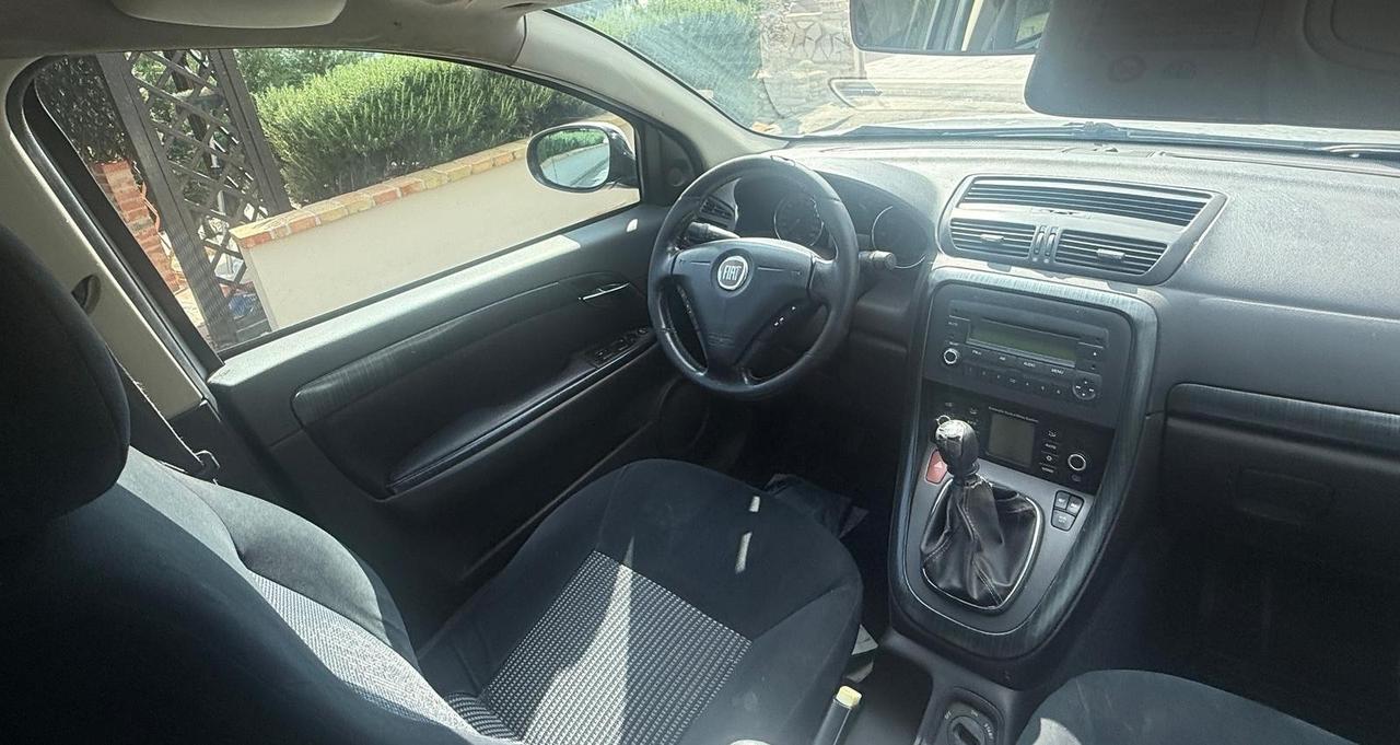 Fiat Croma 1.9 Multijet Active