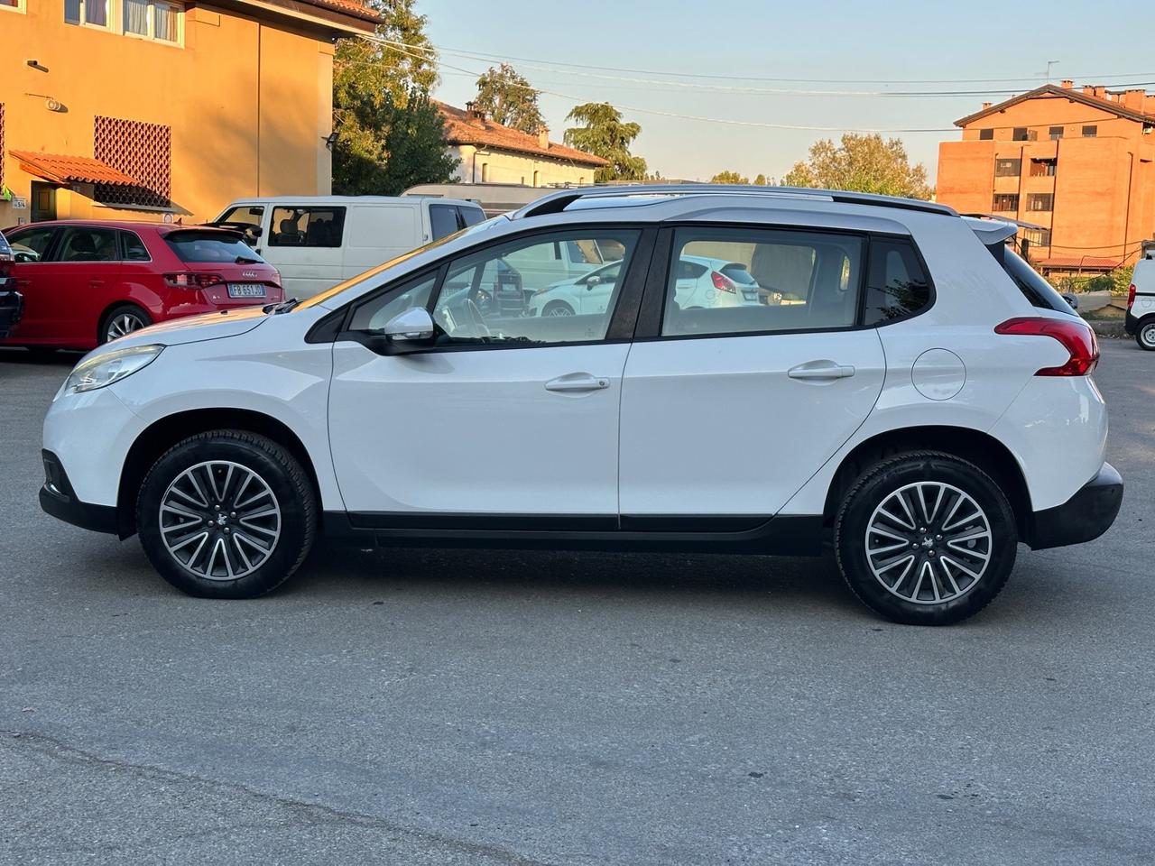 Peugeot 2008 PureTech 82 Allure soli 110mila km