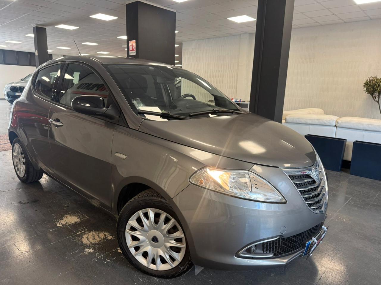 Lancia Ypsilon 1.2 69 CV 5 porte Silver