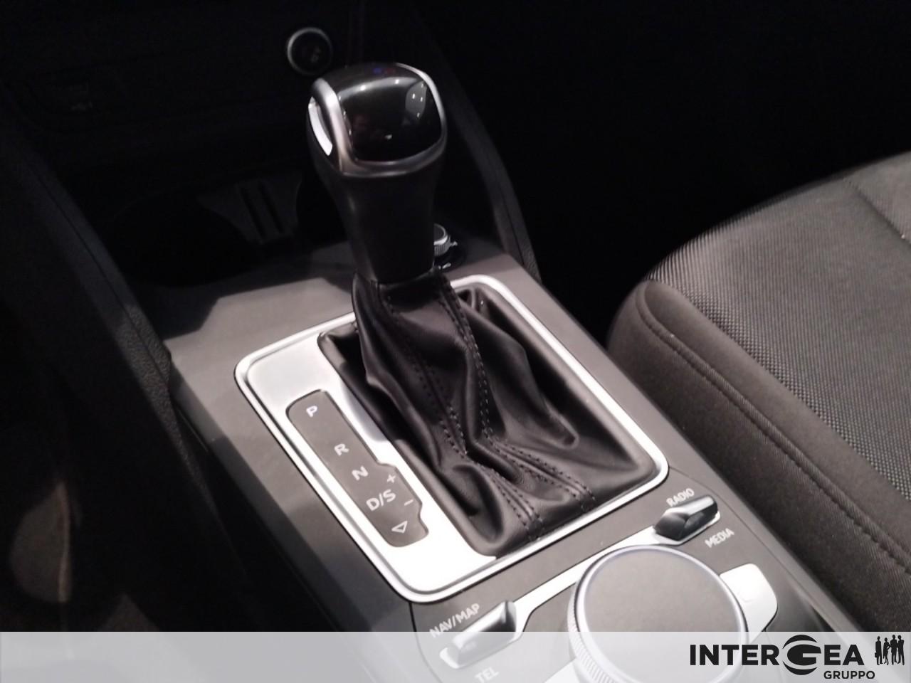 AUDI Q2 30 2.0 tdi S line edition s-tronic