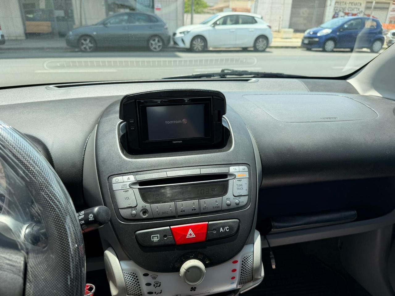 Toyota Aygo 1.0 12V VVT-i 5 porte Now Connect