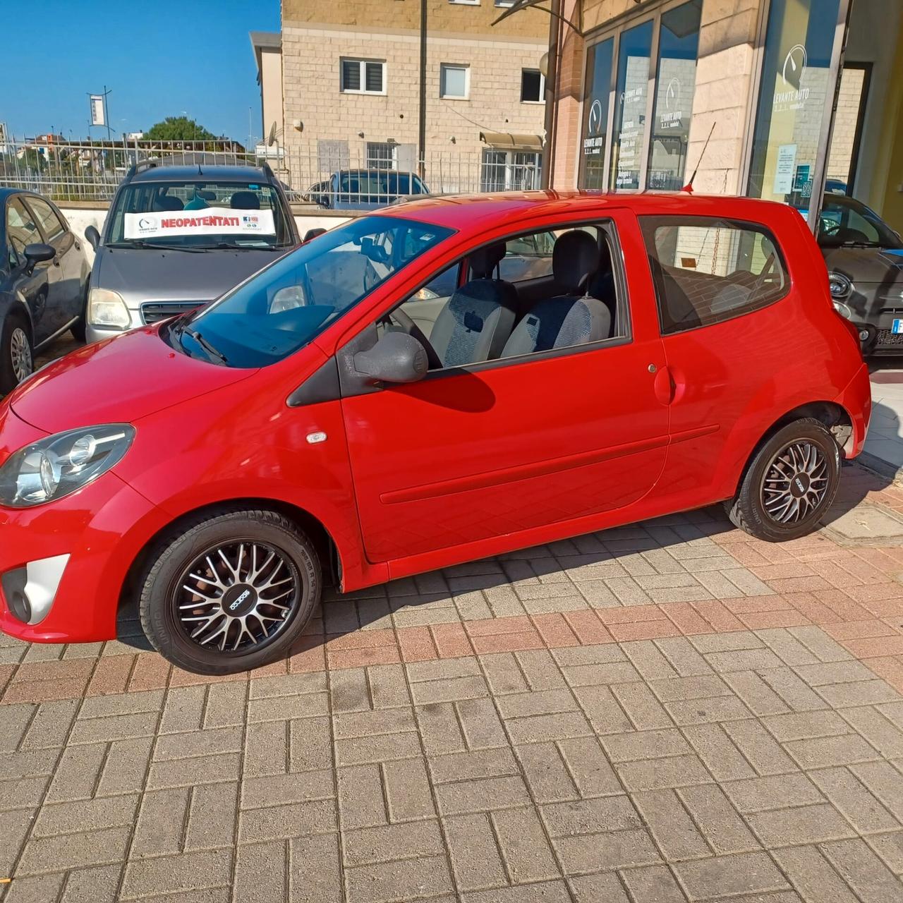 129.888KM PERFETTA TWINGO 1.2 NEOPATENTATI